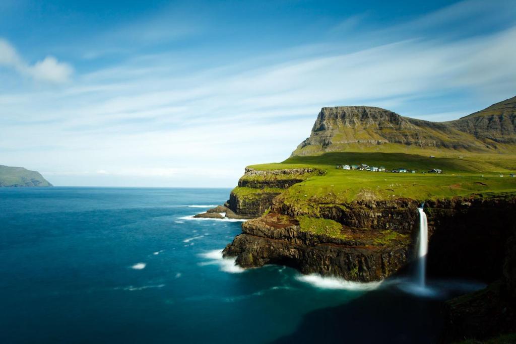 Hotel Vagar Sorvagur Bagian luar foto
